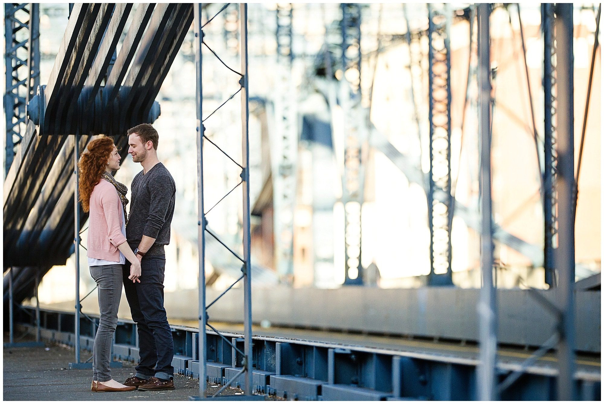 smithfield-street-bridge-engagment-collin-kaitlyn007