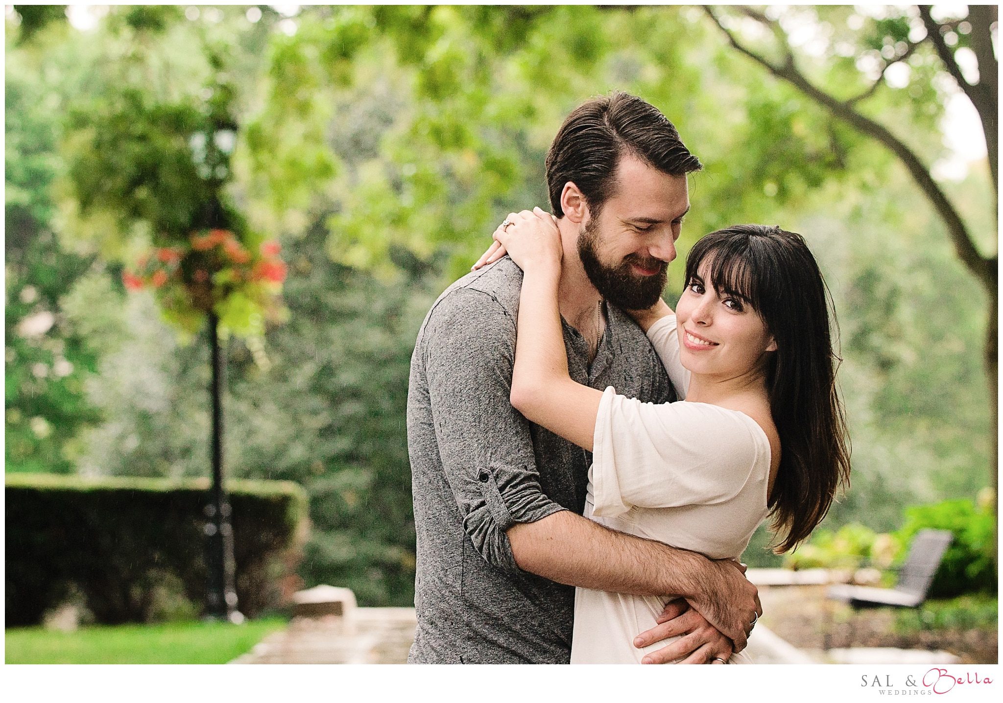 rainy Pittsburgh engagement photo session