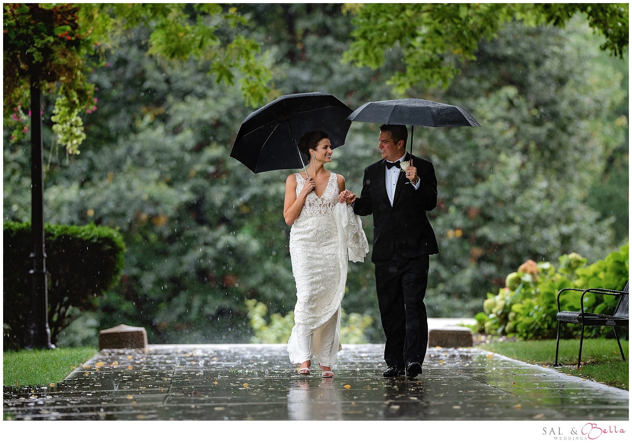 Pittsburgh rainy wedding photos